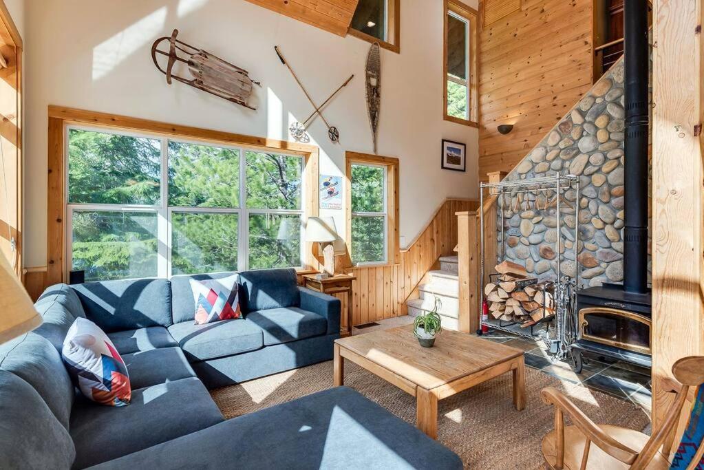 Hot Tub Cool Views: Roaring Creek Cabin Leavenworth Exterior photo