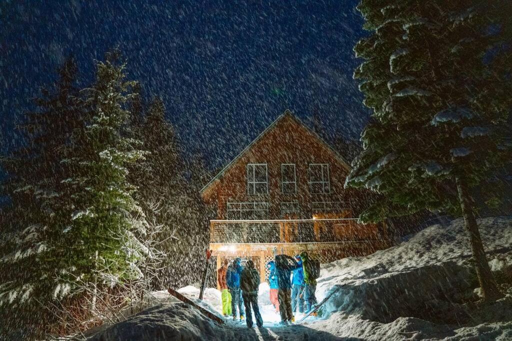 Hot Tub Cool Views: Roaring Creek Cabin Leavenworth Exterior photo