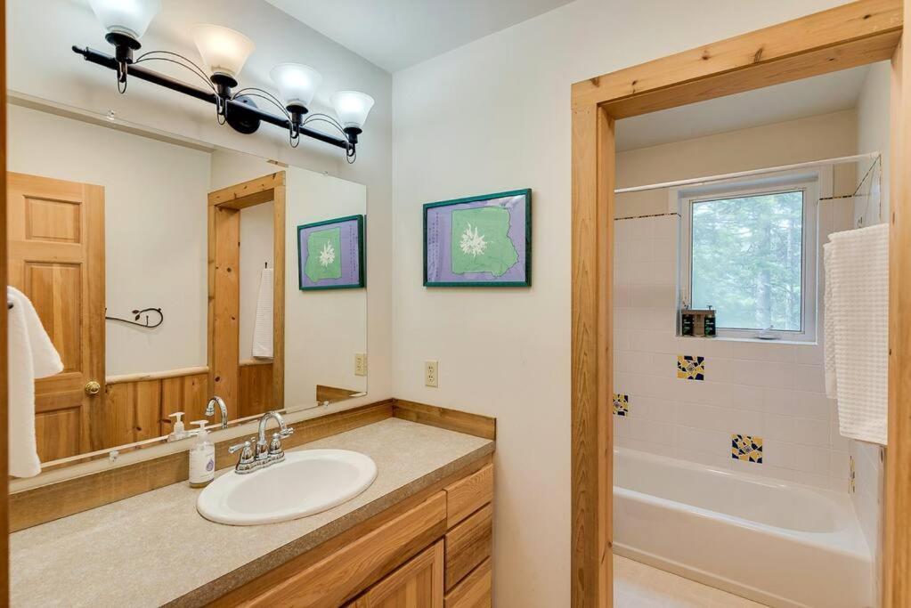 Hot Tub Cool Views: Roaring Creek Cabin Leavenworth Exterior photo